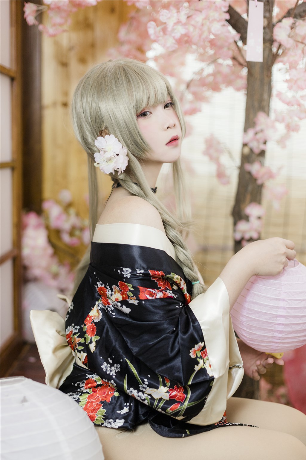 91吃瓜夜话：深夜包间中低语成就的柔情对话，点燃网友无限遐想